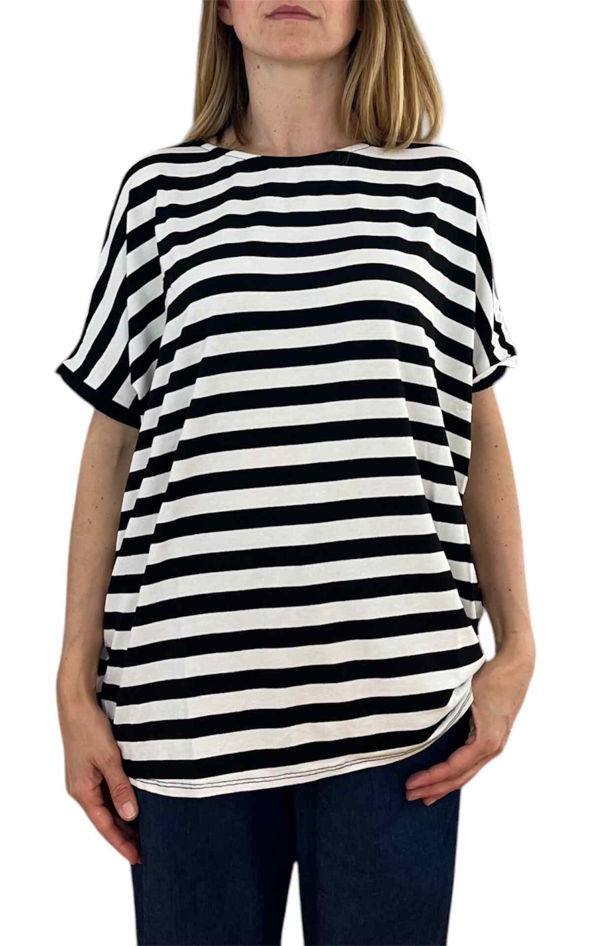 Initial - t-shirt mezza manica over riga - nero