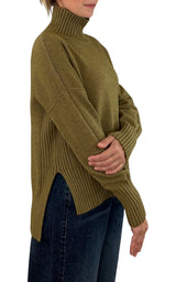 Initial - Maglia collo alto spacco - Olio