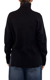 Initial - Maglia collo alto spacco - Nero