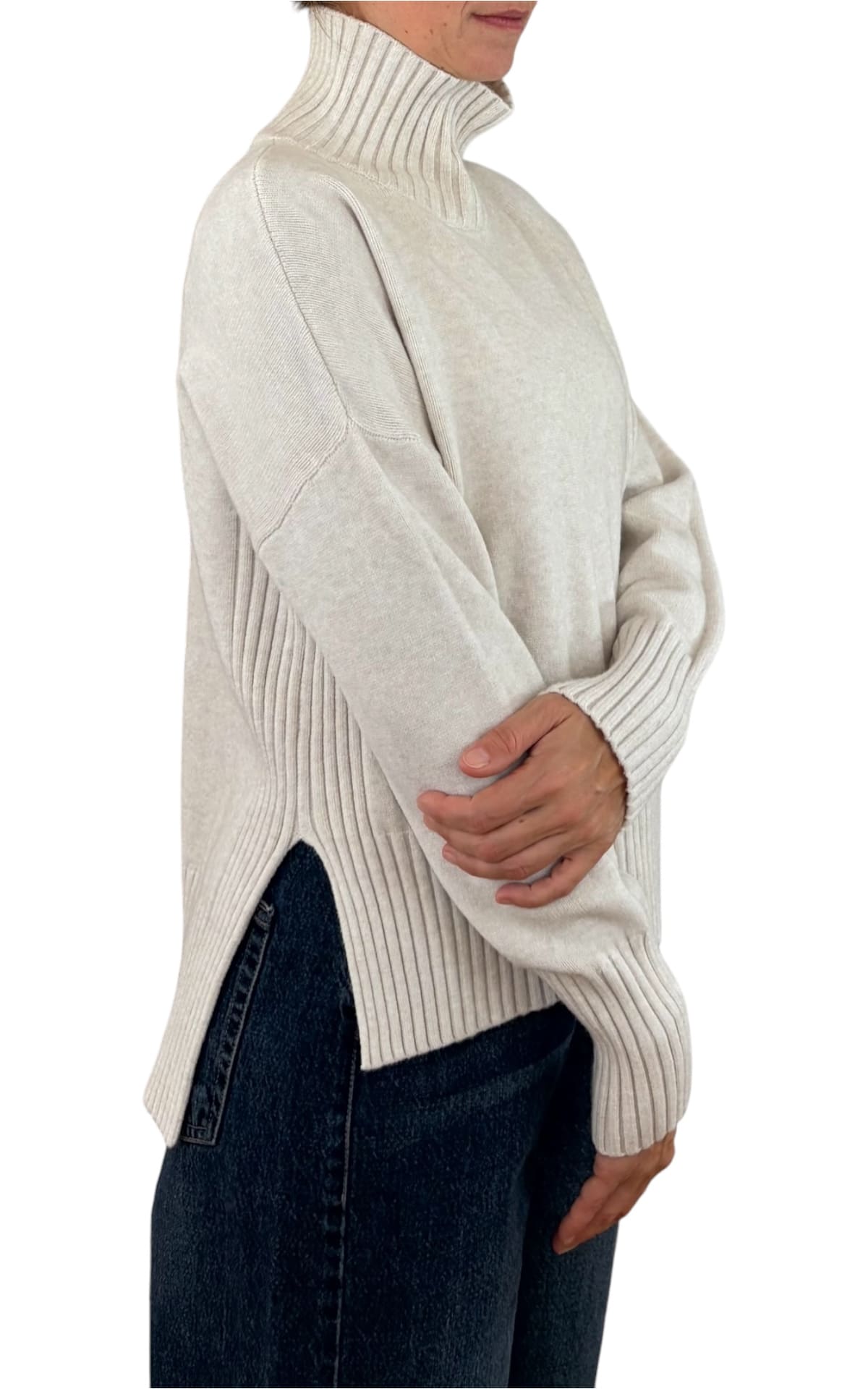Initial - Maglia collo alto spacco - Burro