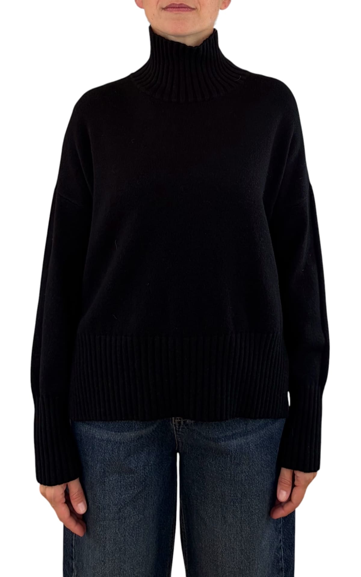 Initial - Maglia collo alto spacco - Nero