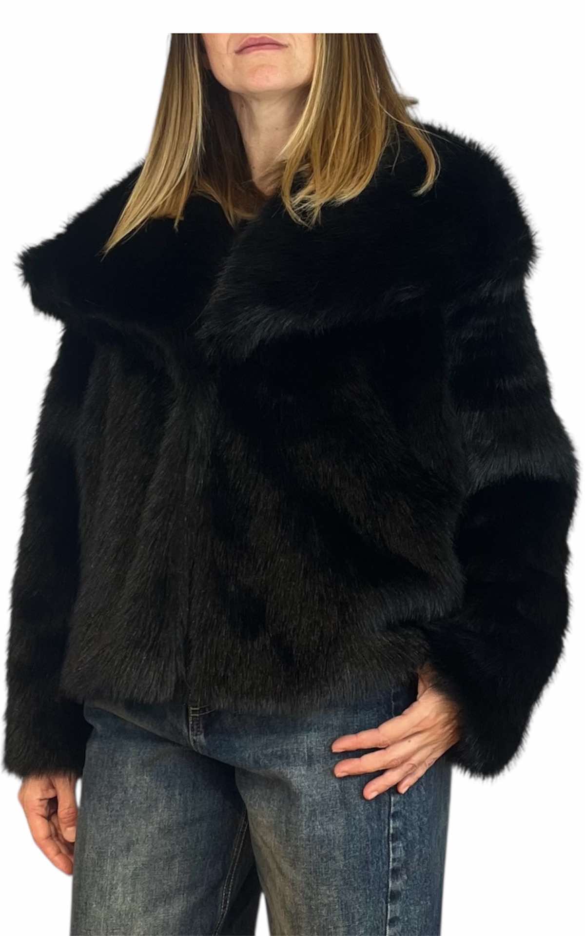 Off-On – Ecopelliccia con bottone – nero