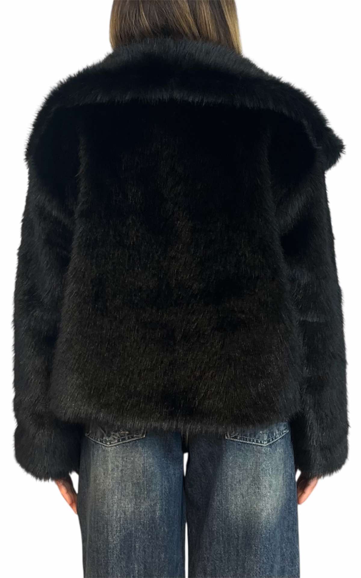 Off-On – Ecopelliccia con bottone – nero